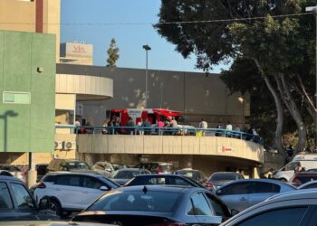 Se hacen pasar por enfermeros y disparan a mujer dentro de hospital en Tijuana