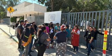 Mujeres de la Academia de la Guardia Civil Nacional protestan por su despido
