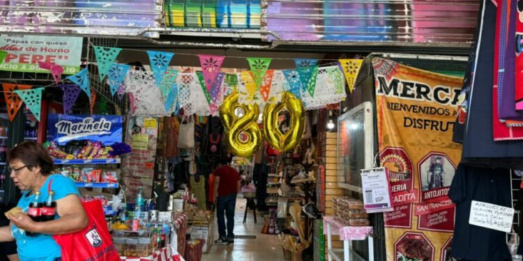 El tradicional Mercado Hidalgo alcanza 80 años pese a las carencias