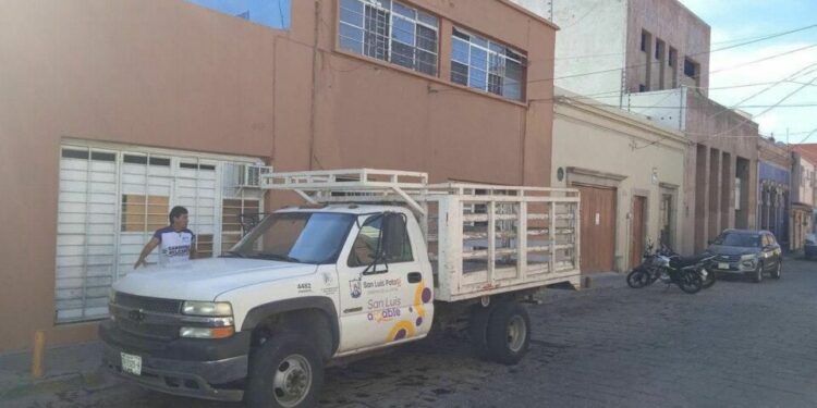 Alcalde informa sobre el cierre de un anexo en la zona del Centro Histórico