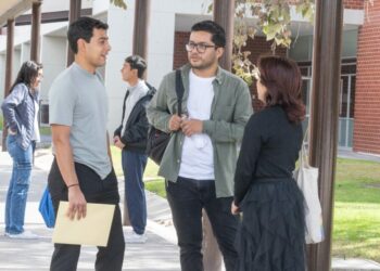 Arranca en agosto la Universidad Nacional Rosario Castellanos