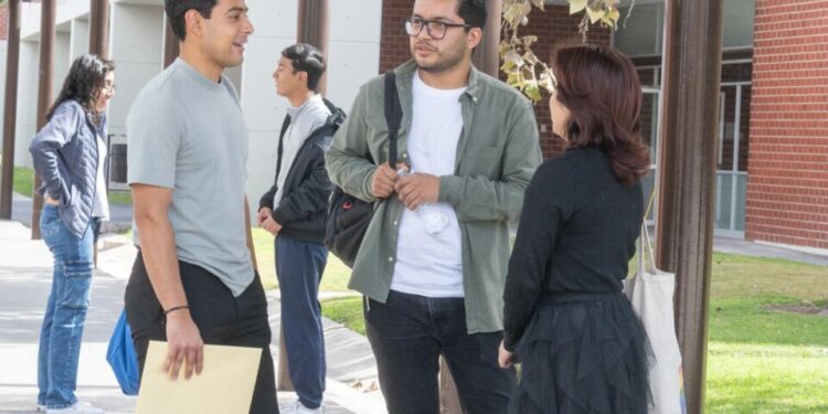 Arranca en agosto la Universidad Nacional Rosario Castellanos