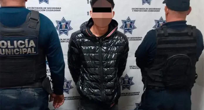 Detienen a joven de 21 años con arma de fuego en la colonia Los Reyes