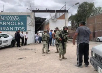 Mujer muere durante asalto a empresa marmolera en San Juan de Guadalupe