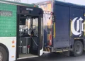 Conductor de MetroRed se estrella con camión cervecero
