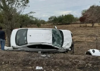 Una persona lesionada tras volcadura en la carretera Tanquián – San Vicente