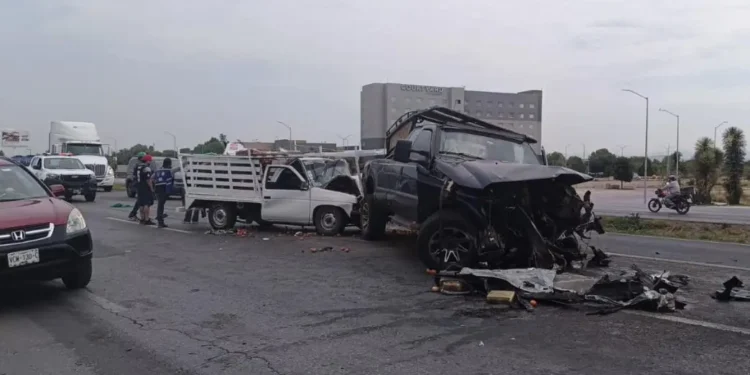 Video | Aparatoso choque en carretera 57 deja dos heridos