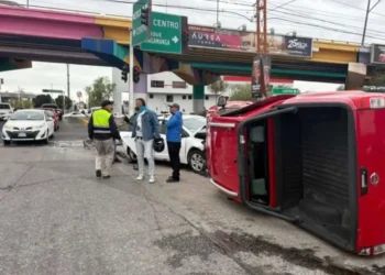 Atienden percance vial en Salvador Nava y Chapultepec; sin lesionados graves