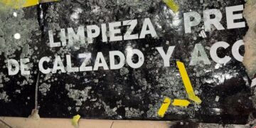 Exigen justicia por cristalazo en negocio de Lomas