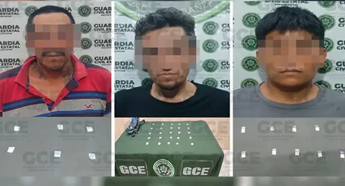 Con 45 dosis de enervantes capturan a 3 narcomenudistas