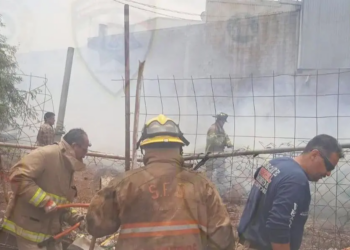 Atienden autoridades dos incendios de pastizal en predios de San Luis Potosí