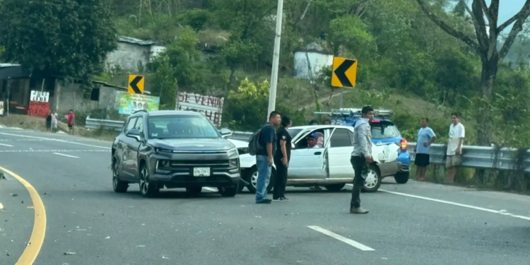 Conductor en estado de ebriedad choca y huye en la carretera Ciudad Valles-Tamazunchale