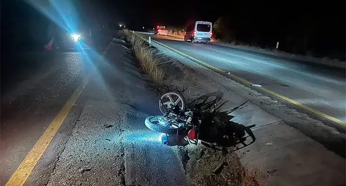 Vehículo pesado embiste a tres personas en la Valles–Tampico: hay dos muertos
