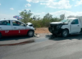 Choque frontal entre camioneta y taxi en la carretera Cárdenas–Alaquines deja dos lesionados
