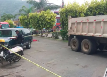 Grave accidente en bulevar 20 de Noviembre: adolescente en motoneta es atropellado
