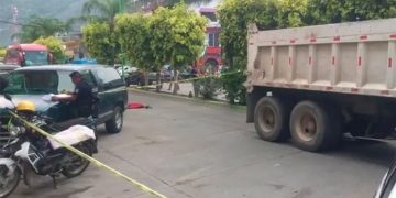 Grave accidente en bulevar 20 de Noviembre: adolescente en motoneta es atropellado