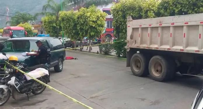 Grave accidente en bulevar 20 de Noviembre: adolescente en motoneta es atropellado