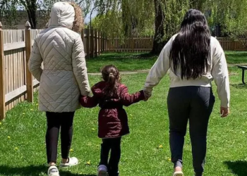 “Logramos pasar en el tercer intento”: los latinos indocumentados que huyen de EE.UU. a Canadá a pie para pedir refugio