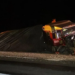 Tráiler cargado con aluminio sufre salida de camino en la carretera 57; solo hubo daños materiales