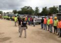 VIDEO | En ‘megaredada’, arrestan a más de 100 migrantes en una construcción en Florida
