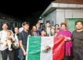 Mexicanos y sus familias salen de la zona de guerra en Irán