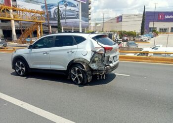 Desmayo al volante provoca choque en Salvador Nava; interviene Policía Vial