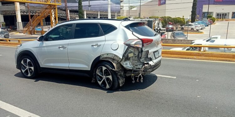 Desmayo al volante provoca choque en Salvador Nava; interviene Policía Vial