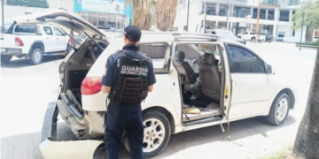 Aseguran vehículo tras asalto en privada de avenida Chapultepec
