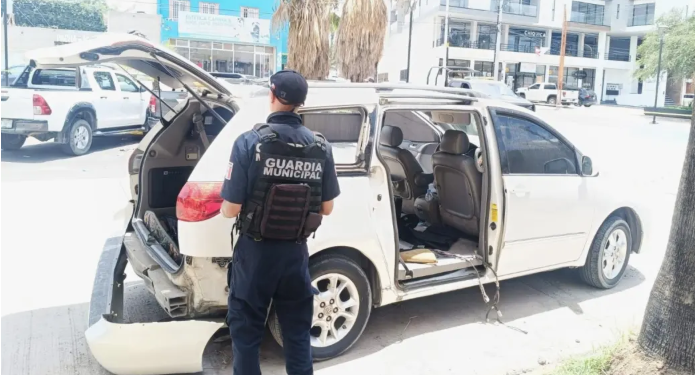 Aseguran vehículo tras asalto en privada de avenida Chapultepec