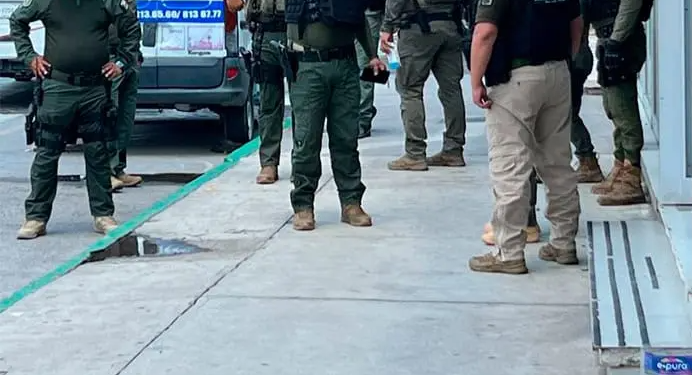 Policía estatal es baleado al frustrar violento asalto