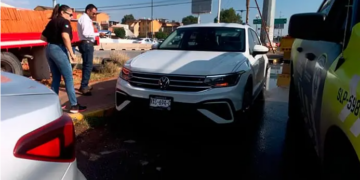 Choque múltiple en Av S Nava deja solo daños materiales