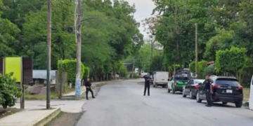 Camionero muere prensado en el acceso a Aquismón