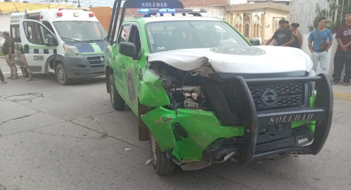 Accidente vial en Soledad involucra patrulla municipal