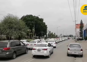 Taxistas paralizan la 57 con manifestación “pacífica”