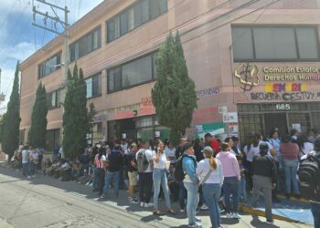 Empleados protestan ante la CEDH por presuntas irregularidades en el reparto de utilidades