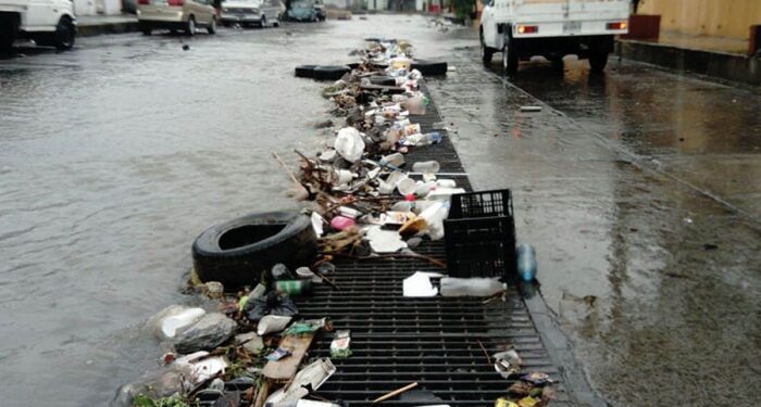 VIDEO | Llamado de Interapas a evitar tirar basura y así reducir riesgos de calles anegadas