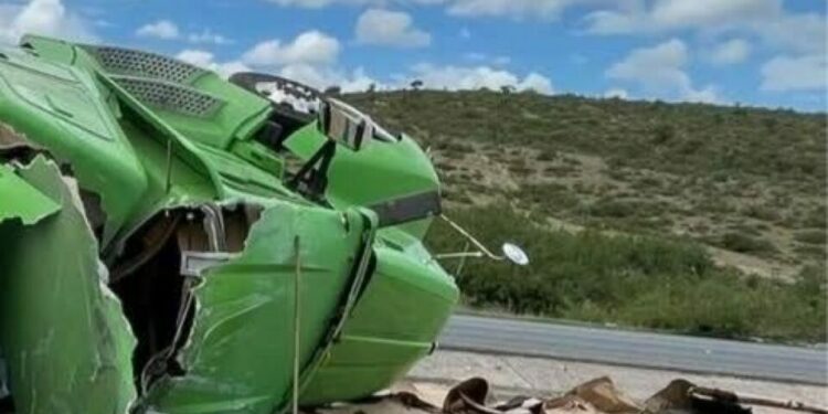 Tragedia en carretera Zacatecas–SLP: un muerto y cinco lesionados tras brutal accidente