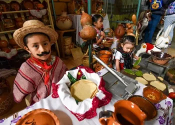 Día de las Mulas en México 2025: por qué los niños se visten de inditos