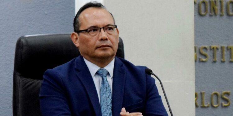 Morales Silva no aclara el tema del uso de acordeones durante su intervención