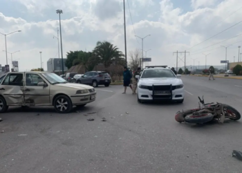 Grave accidente entre motociclista y automóvil frente a la Fenapo