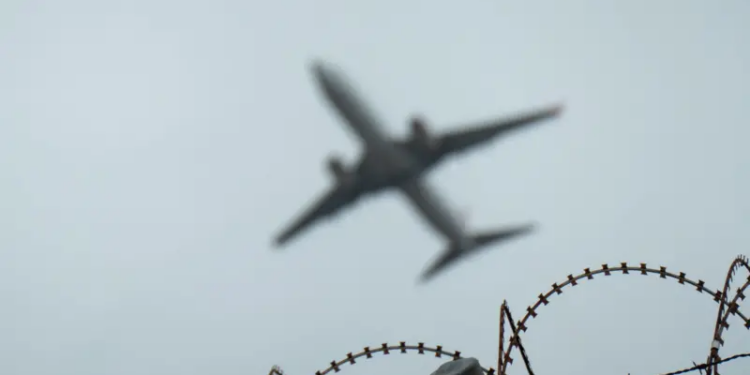 Un guatemalteco se convierte en el primer deportado por el gobierno de Trump devuelto a EE.UU. por orden judicial