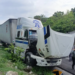 Tráiler con mercancía sufre accidente en autopista Valles–Rioverde