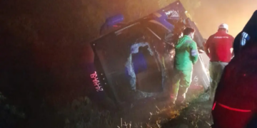 Seis lesionados tras volcadura de autobús en la carretera Rayón–Ciudad Valles