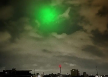 ¿Ovnis? Aparecen luces verdes en el cielo de Tampico, Tamaulipas