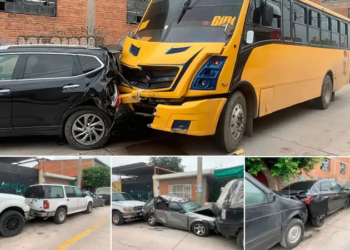 Camión urbano causa carambola y deja seis vehículos dañados en la colonia Industrial Mexicana