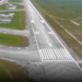 El aeropuerto abandonado de Florida que está siendo convertido en el “Alcatraz de los caimanes” para migrantes indocumentados