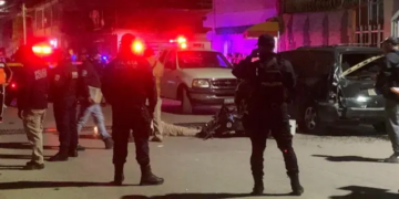 Motociclista fallece en choque contra vehículo estacionado en Sauzalito