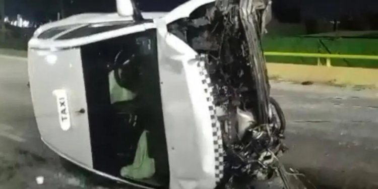Taxista resulta lesionado tras chocar en el puente Arbolitos de Periférico