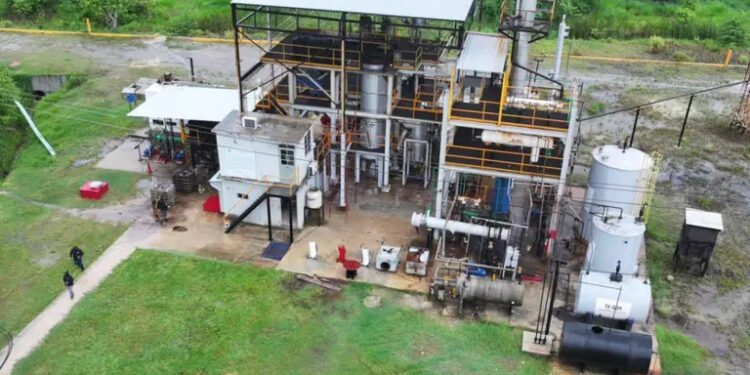 Encuentran instalación clandestina en Veracruz con más de 500 mil litros de petróleo