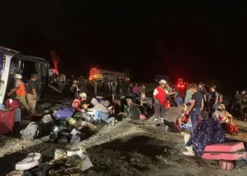 Accidente en Matehuala: autobús volcó, hay dos muertos y 17 heridos